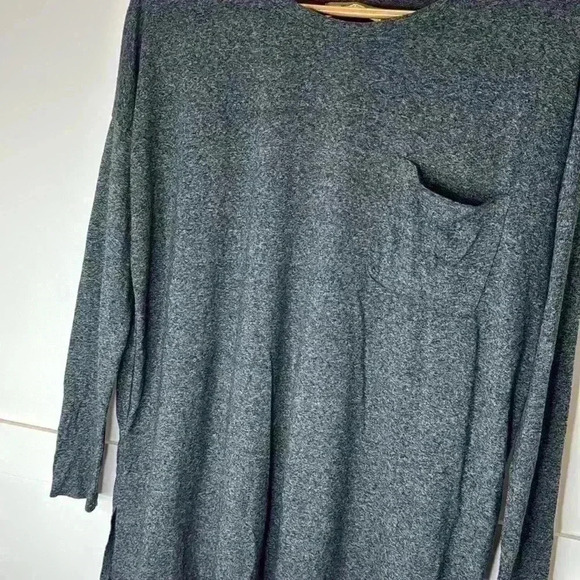 Abercrombie & Fitch Charcoal Gray Long sleeve tshirt xs/s - Picture 3 of 8